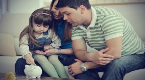 Teaching-kids-how-to-save-money